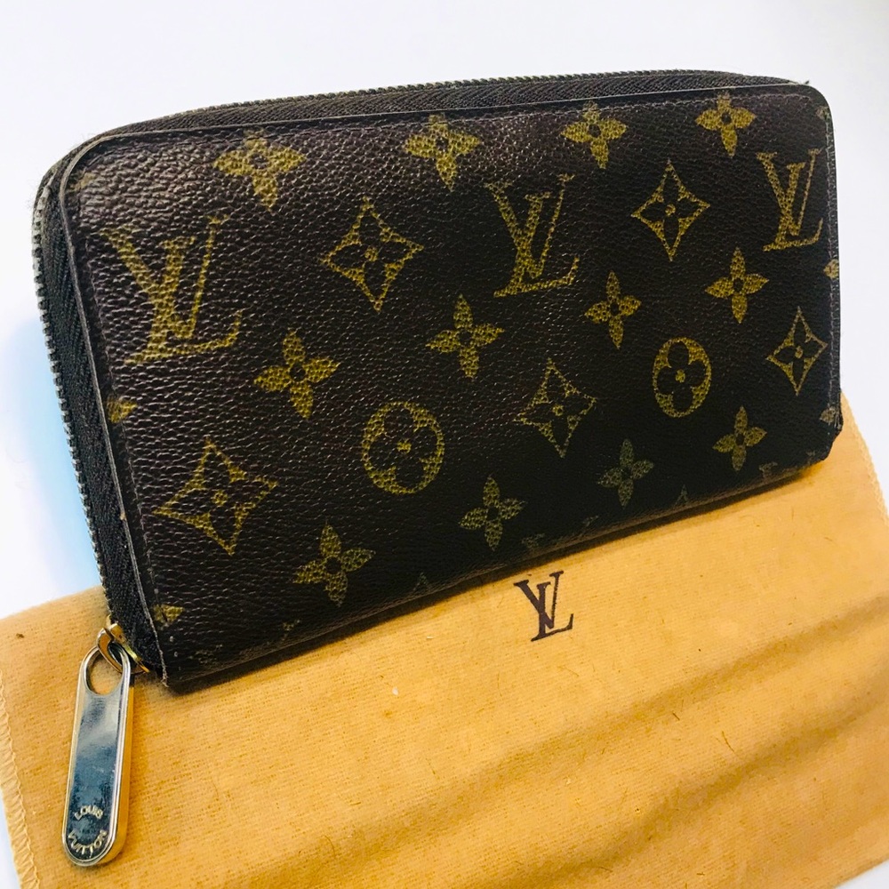 Louis Vuitton Monogram Canvas Zip Wallet